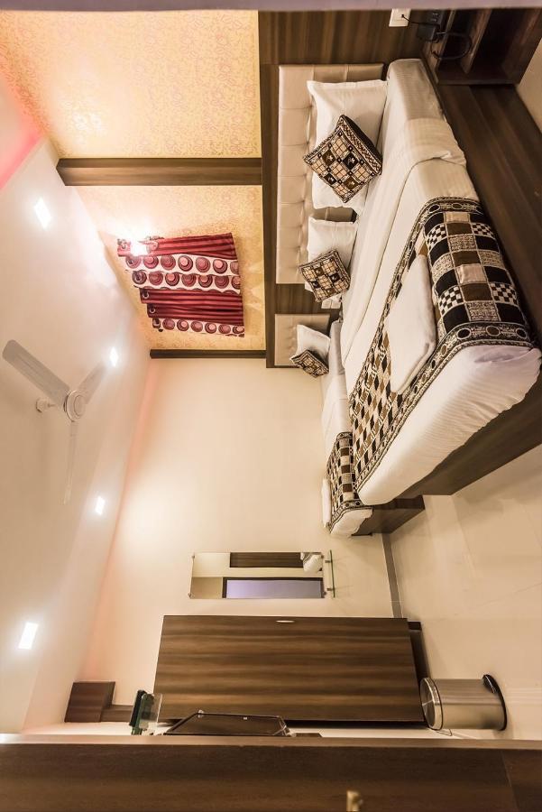 Hotel Golden Galaxy Мумбаи Экстерьер фото